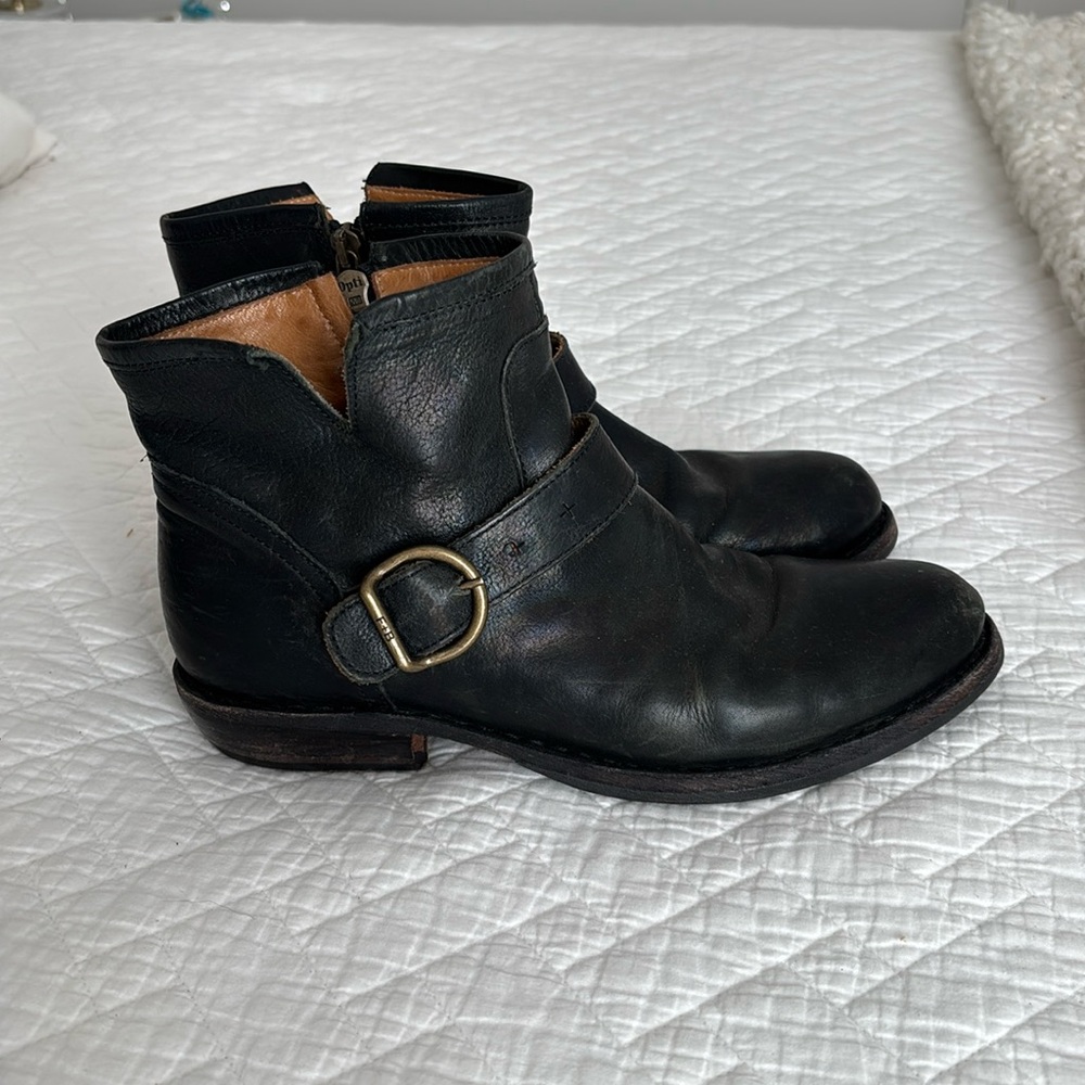 Fiorentini & Baker black ankle boots/ authentic classic style.